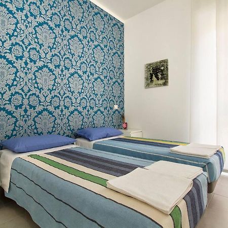 Apartamento Apartament Famagosta Milano Exterior foto