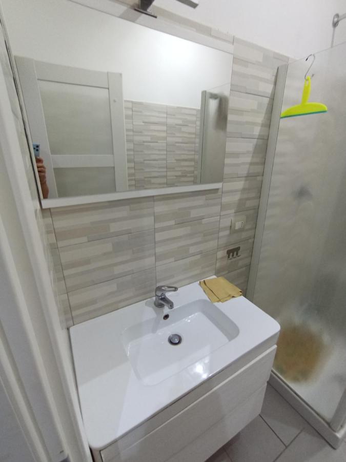 Apartamento Apartament Famagosta Milano Exterior foto