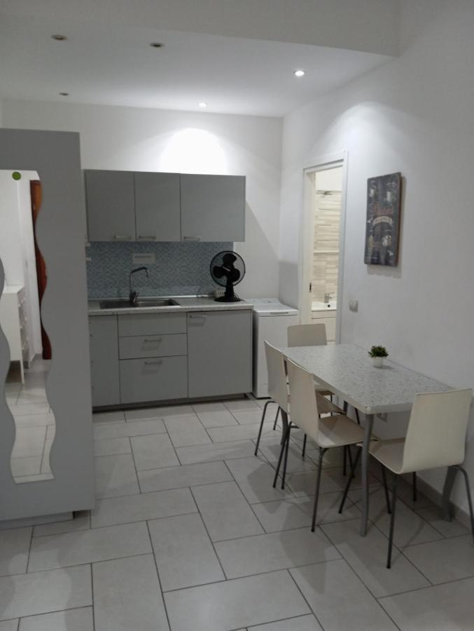 Apartamento Apartament Famagosta Milano Exterior foto