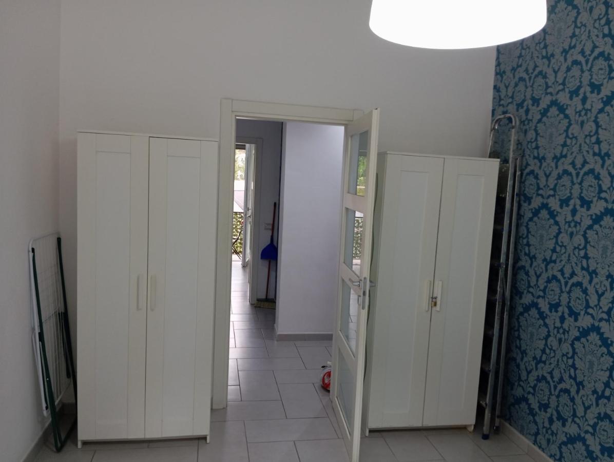 Apartamento Apartament Famagosta Milano Exterior foto