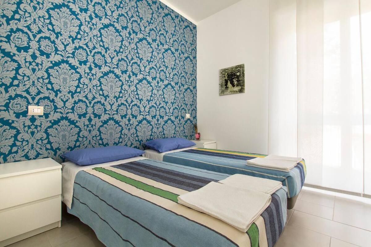 Apartamento Apartament Famagosta Milano Exterior foto